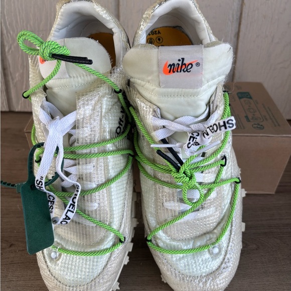 2019
Off-White x Wmns Waffle Racer 'Electric Green' - Picture 3 of 14